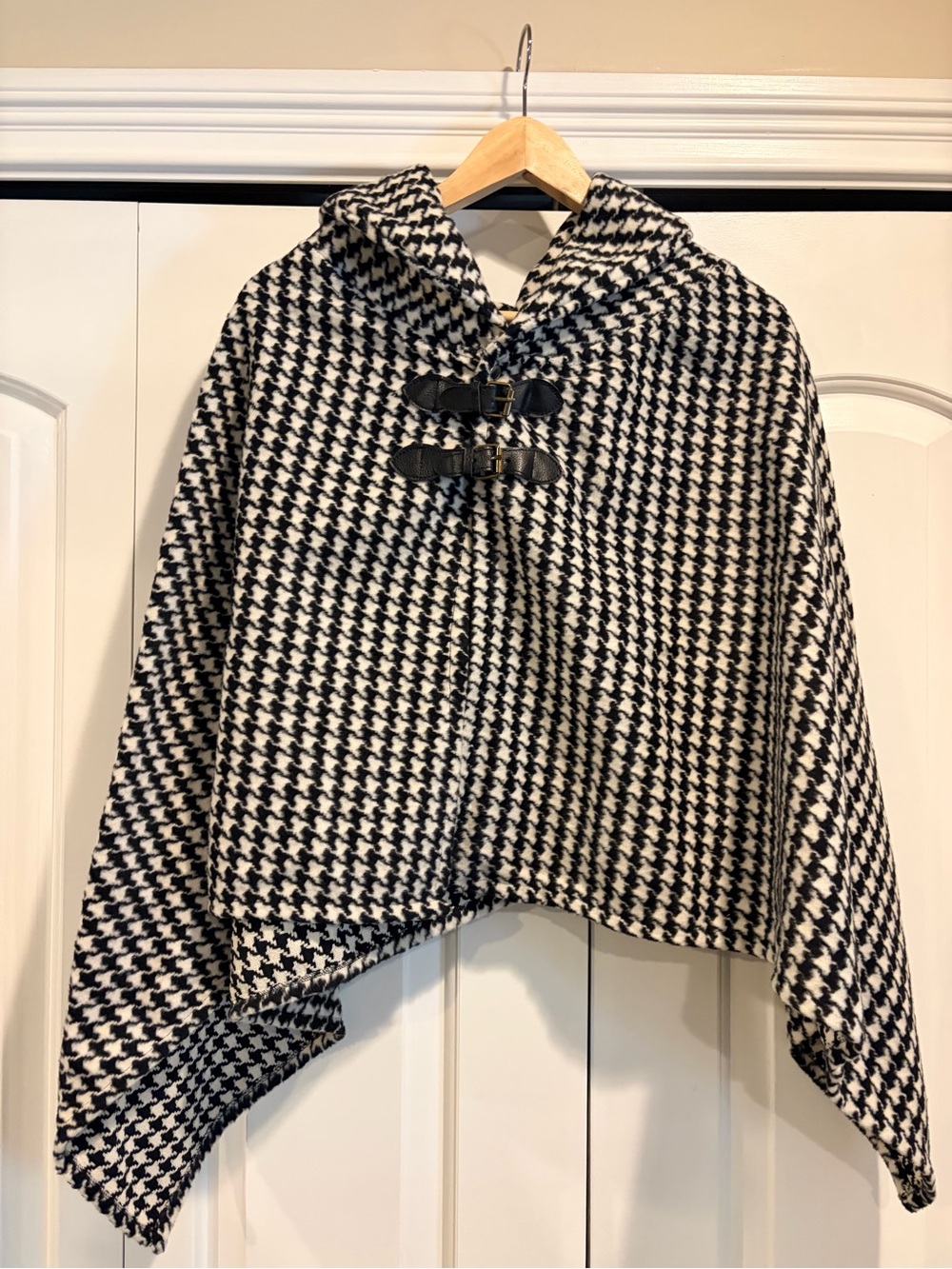 Women's Black and White Houndstooth Hooded Poncho Coat